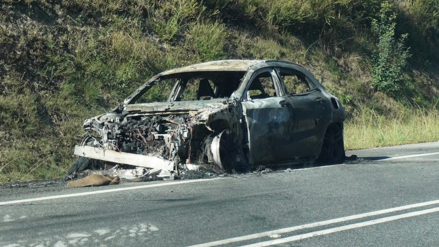 carro arde em Vilar do Monte Barcelos variante EN103 - 12