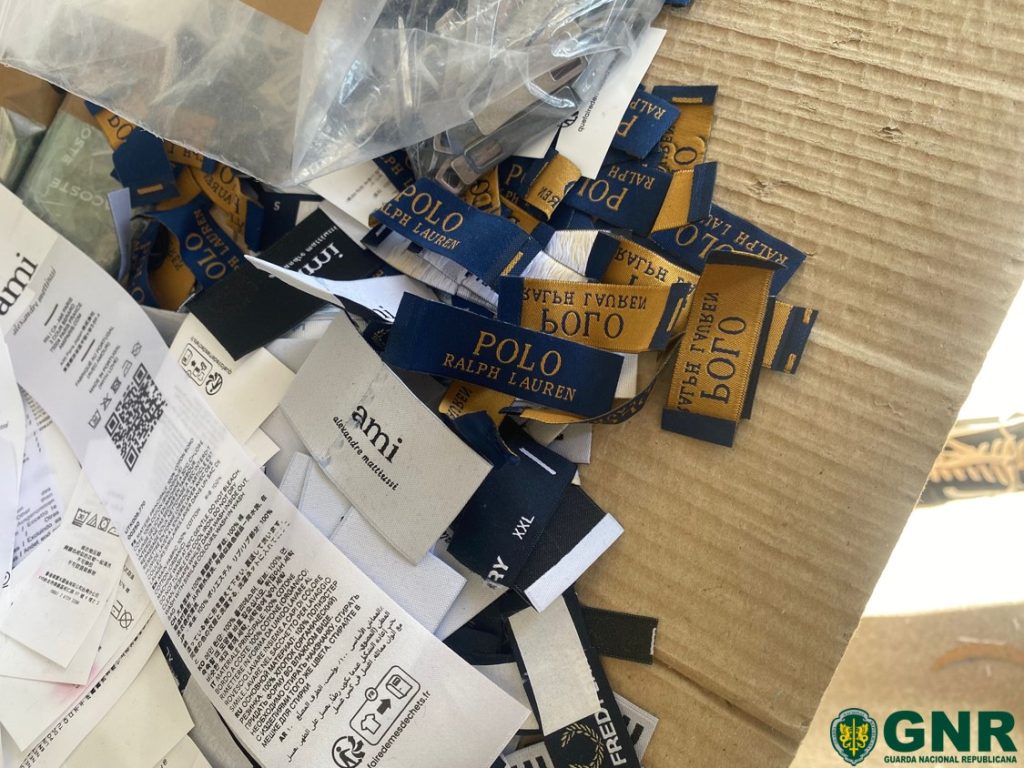 Braga: Operação “MALHA” leva a três arguidos e à apreensão de 1500 artigos contrafeitos GNR Braga artigos contrafeitos