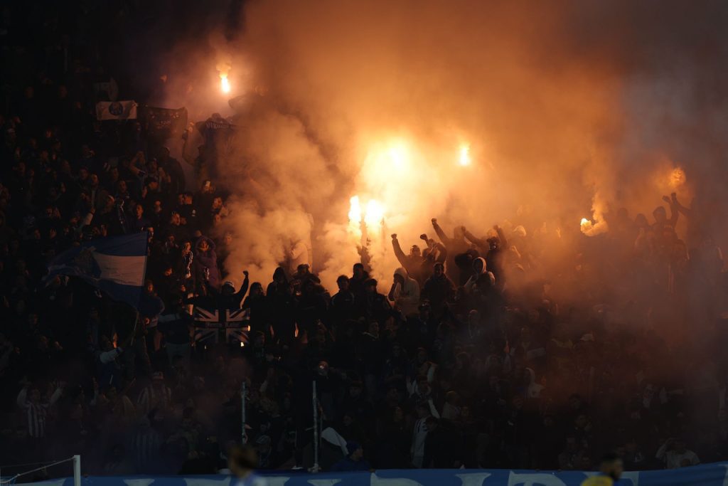 FC Porto interrumpido devido a festejos da claque super dragoes - 4