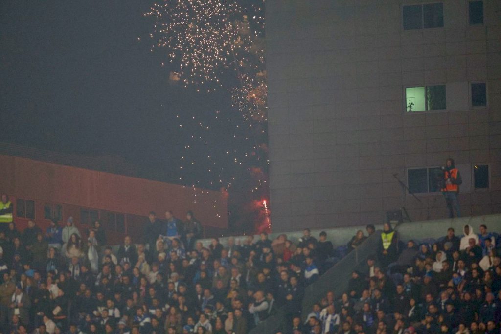 FC Porto interrumpido devido a festejos da claque super dragoes - 4