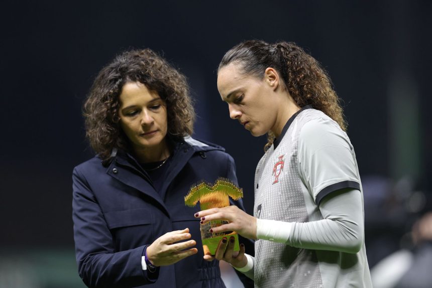 Futebol: Patrícia Morais homenageada em Braga pelas 100 internacionalizações Portugal paises baixos Braga patricia morais