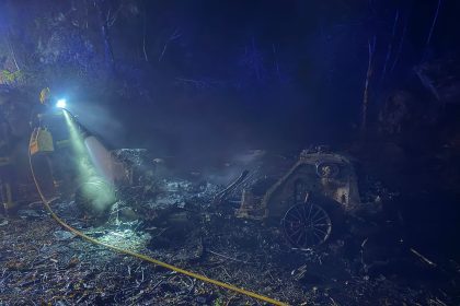 carro destruido pelas chamas arcos de valdevez
