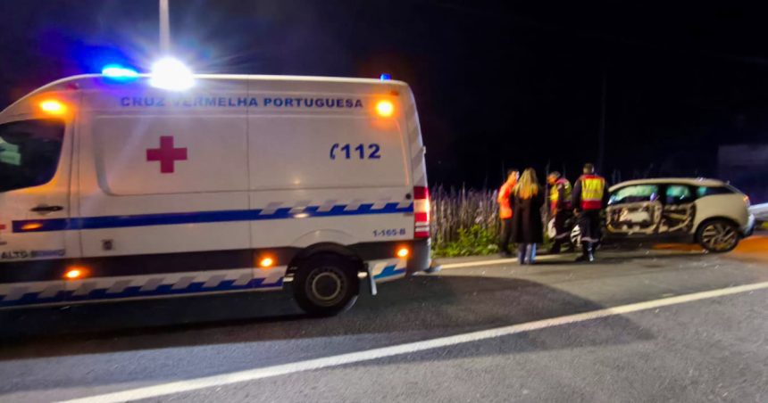 Viana: Dois feridos após colisão na EN308 acidente EN308 viana do castelo punhe 2 - 2
