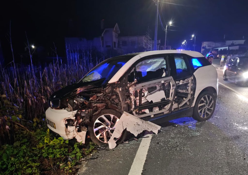 Viana: Dois feridos após colisão na EN308 acidente EN308 viana do castelo punhe 2 - 2
