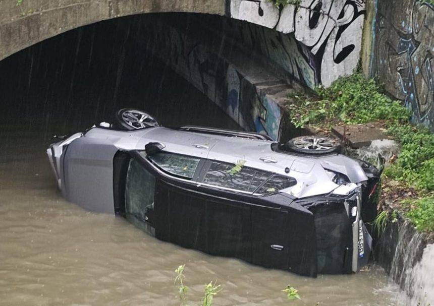 A28: Despiste em rampa de acesso a auto-estrada termina com queda para túnel alagado A28 acidente matosinhos