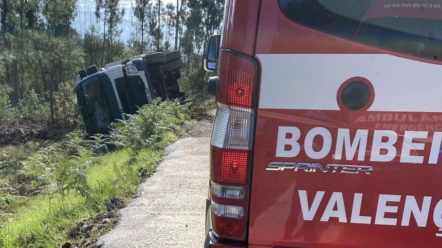 Alto Minho: Despiste de veículo pesado em Valença faz dois feridos Valença acidente