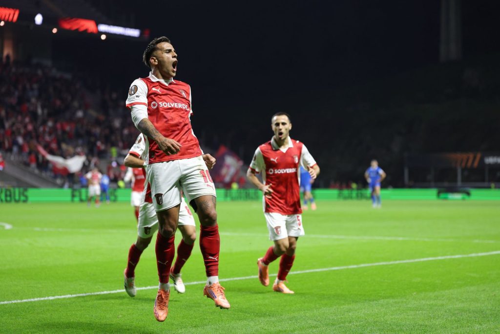 Futebol: SC Braga volta aos erros e perde frente ao Genk (3-4) Sc Braga Genk