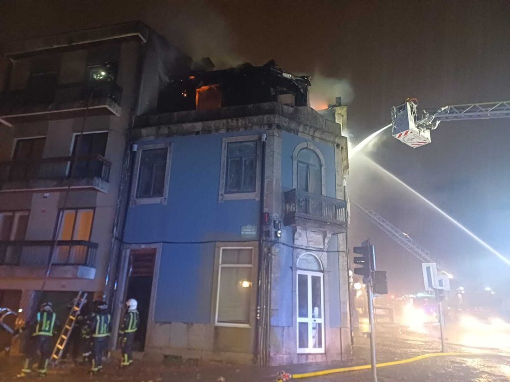 Incendio foz porto bombeiros