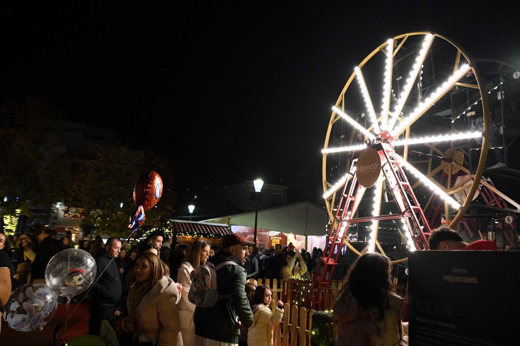 Famalicão: Milhares na rua deram início à magia de Natal (vídeo) luzes famalicao 11