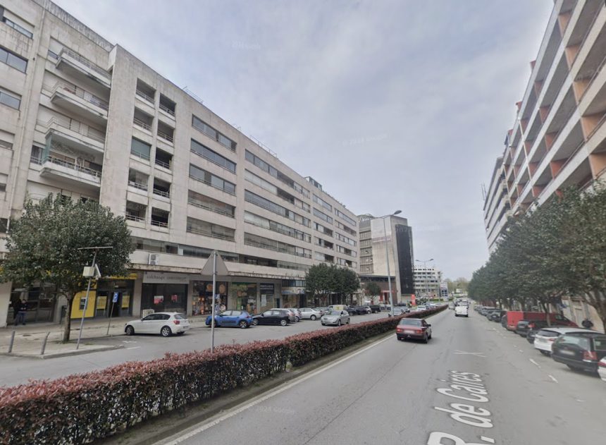 rua do caires braga menina 12 anos menor suicidio setimo andar russa