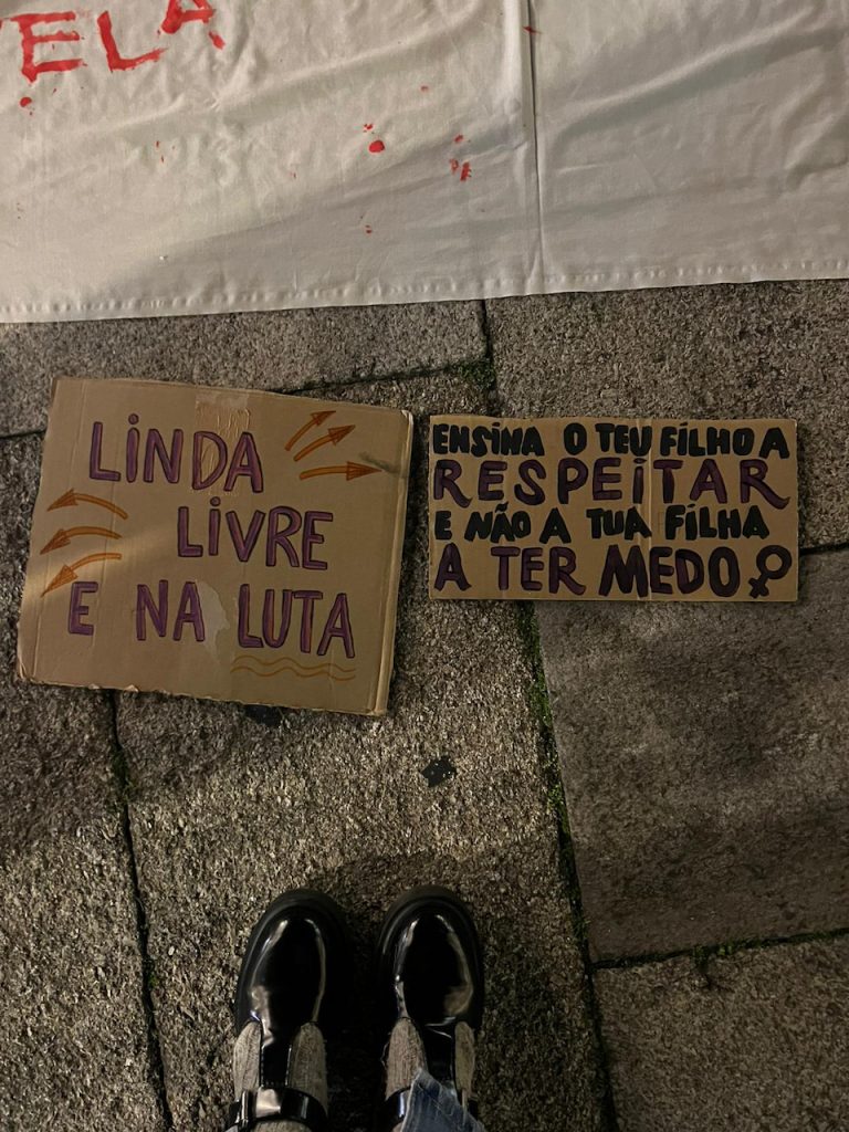 Viana: Concentração na "República" assinala morte de 25 mulheres vítimas de violência doméstica violencia domestica viana coletivo 4900 - 6