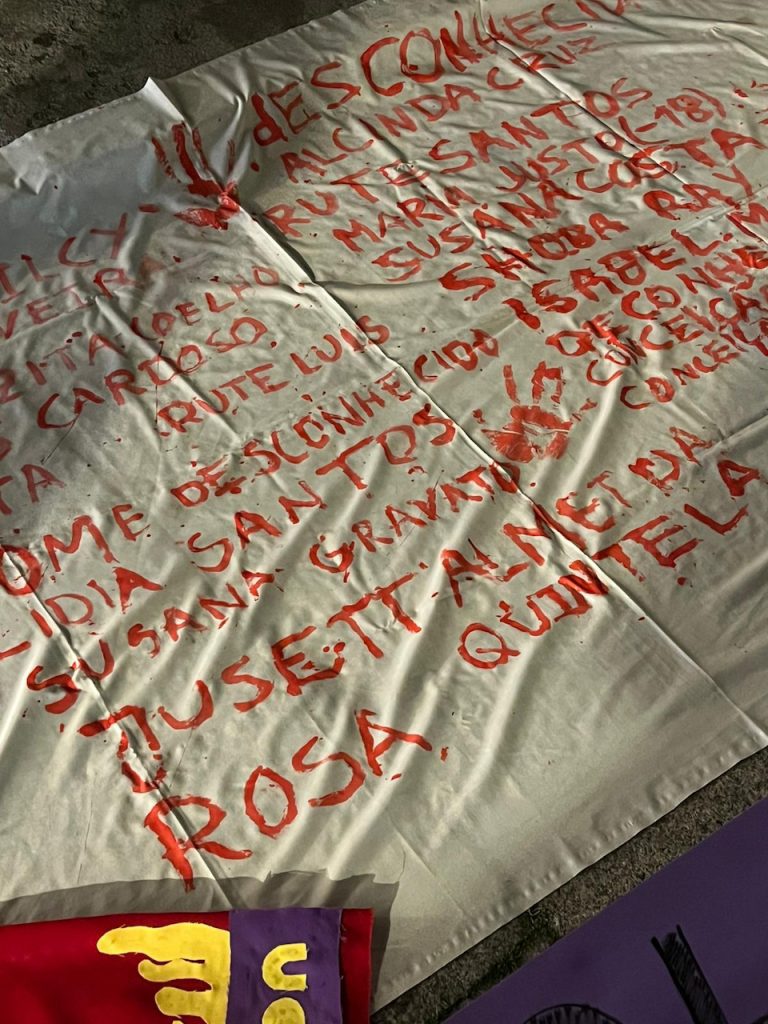 Viana: Concentração na "República" assinala morte de 25 mulheres vítimas de violência doméstica violencia domestica viana coletivo 4900 - 6