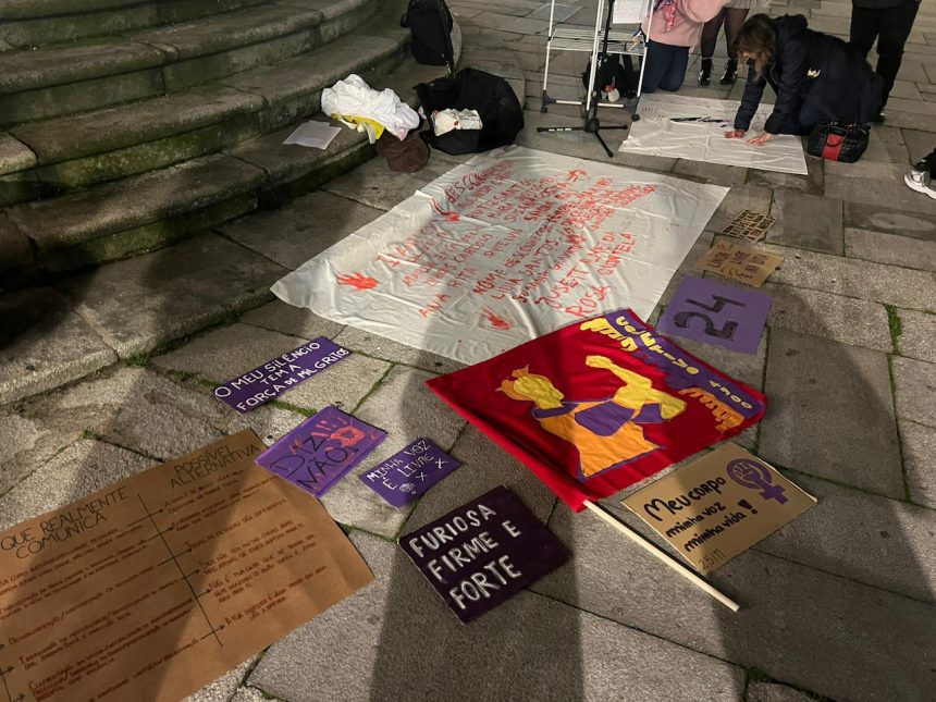 Viana: Concentração na "República" assinala morte de 25 mulheres vítimas de violência doméstica violencia domestica viana coletivo 4900 - 6