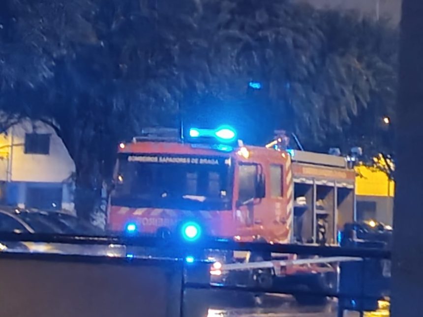 Braga: Incêndio mata mulher de 80 anos em apartamento em Maximinos BS Braga incendio noite morto idosa maxi - 2