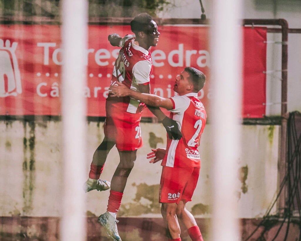 Futebol: SC Braga vence o Caldas SC e segue para os "quartos" Caldas SC Braga 2