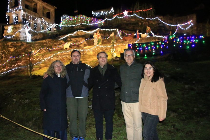 Arcos de Valdevez: Já ouviu falar nos "Espigueiros de Selim"? Eles brilham Natal arcos de Valdevez espigueiros selim couto alto minho - 1