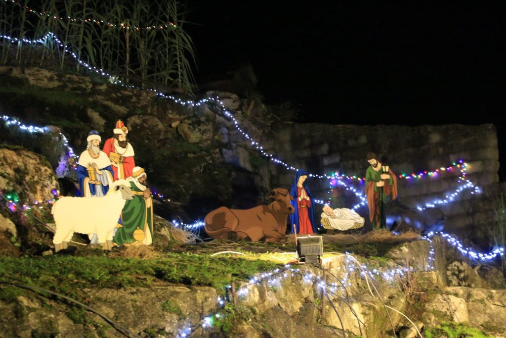 Arcos de Valdevez: Já ouviu falar nos "Espigueiros de Selim"? Eles brilham Natal arcos de Valdevez espigueiros selim couto alto minho 5