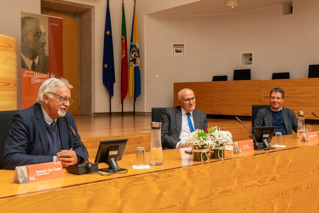 Esposende: "Agualusa" distinguida com prémio "Manuel de Boaventura" Premio manuel boaventura agualusa 2