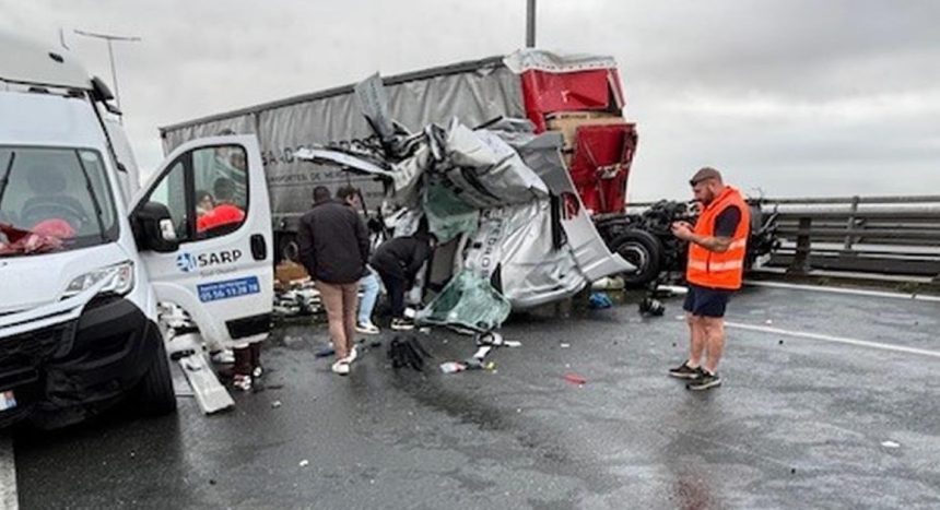 Vila Verde: Camião "Isaac Pedroso" envolvido em colisão violenta na A10 (vídeo) acidente frança prado vila verde a10 - 1