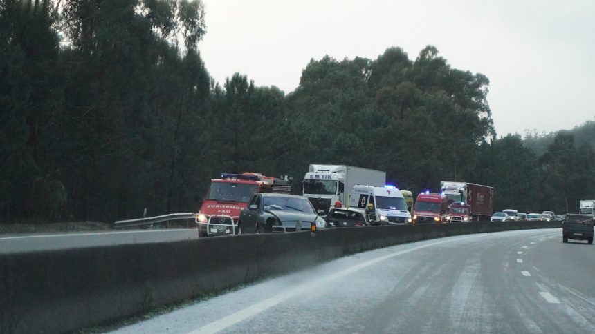 Esposende: Granizo na A28. Choque em cadeia resulta em quatro feridos (vídeo) acidente na A28 em Esposende granizo - 12