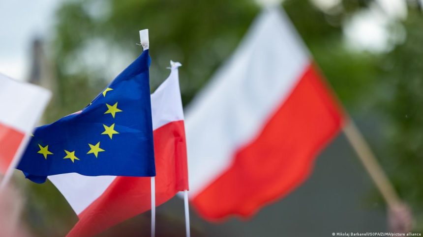 Polónia é a nova Alemanha? Impõe-se como caso raro de vitalidade económica na UE Polonia