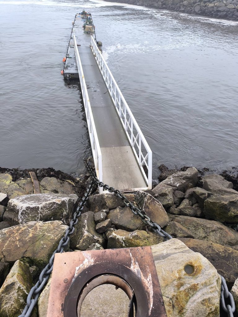Alto Minho: "Passarela" do pontão volta a ceder e pescadores apontam para 15 anos de atrasos no Porto de Mar de Âncora pontao ancora pescadores - 2