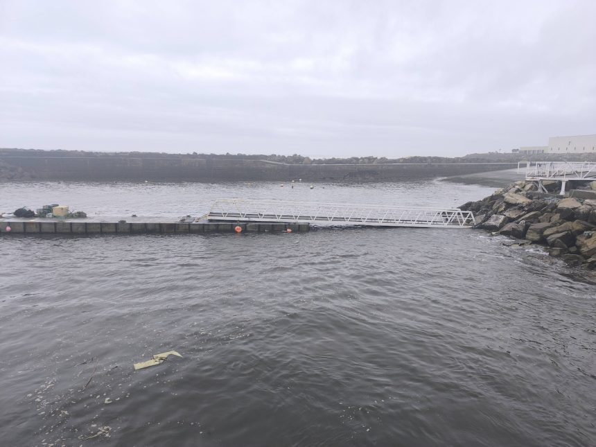 Alto Minho: "Passarela" do pontão volta a ceder e pescadores apontam para 15 anos de atrasos no Porto de Mar de Âncora pontao ancora pescadores - 2