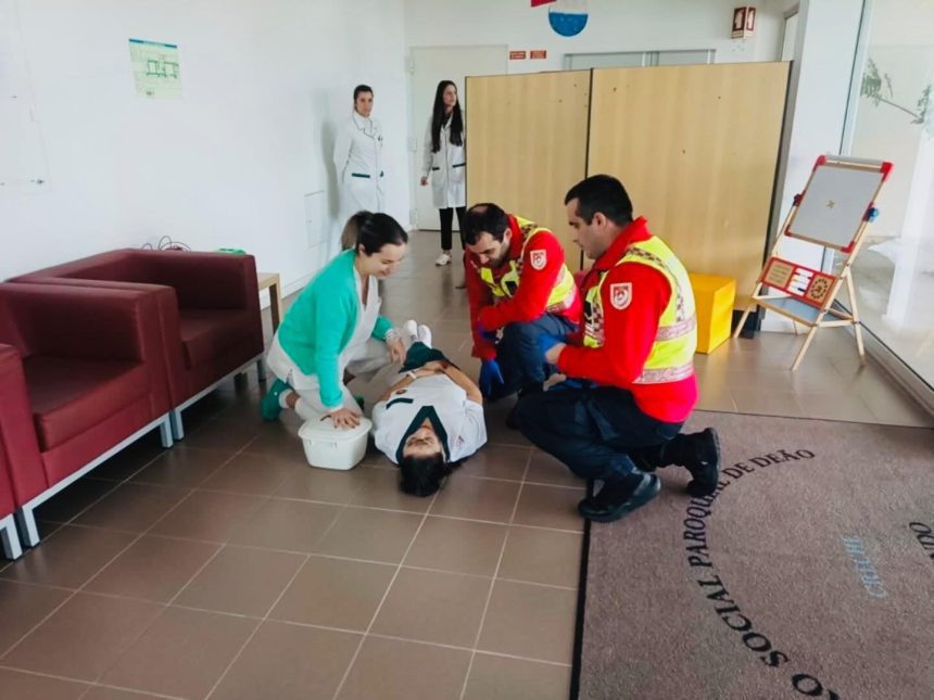 Viana: Simulacro põe à prova resposta a incêndio no Centro Social Paroquial de Deão simulacro deao voluntarios de viana 12