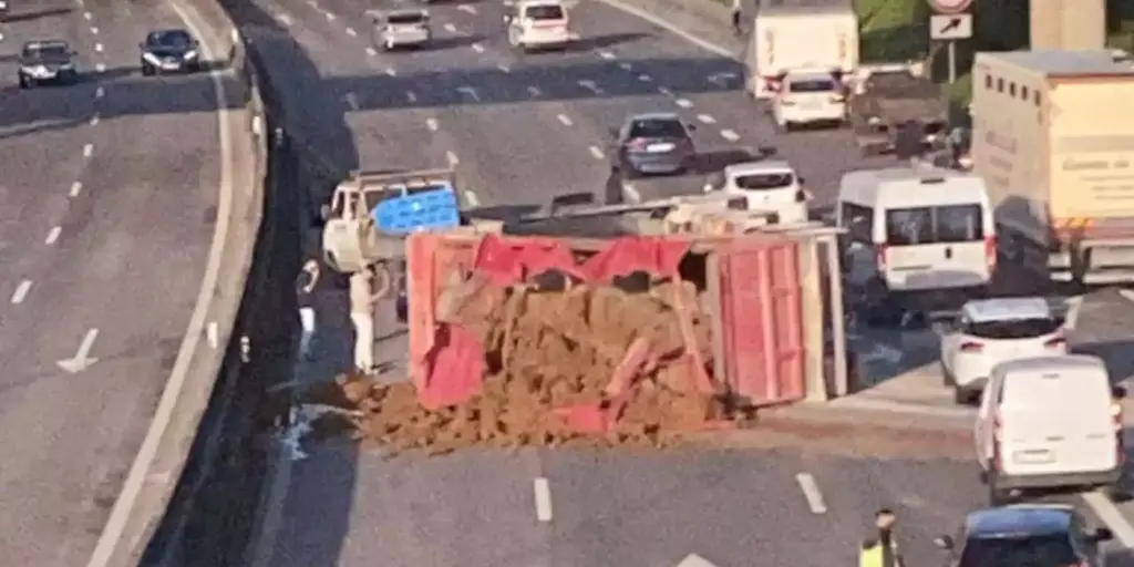 A1 acidente camiao