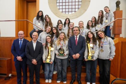 Guimarães Ricardo Araújo homenageia campeãs mundiais de Kickboxing e Dança