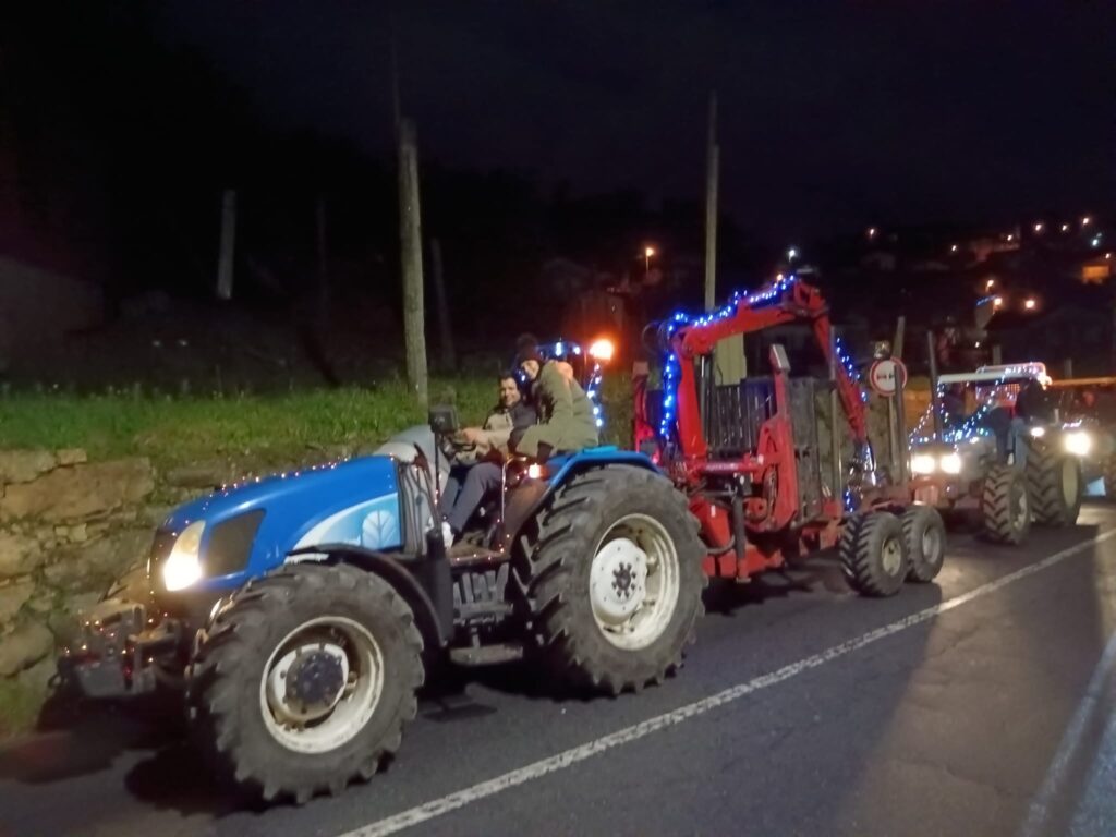 Braga: Tratores iluminados deram vida à Rota dos Presépios em Sobreposta (vídeo) Rota dos Presepios do Meu Lugar em Trator Iluminado4