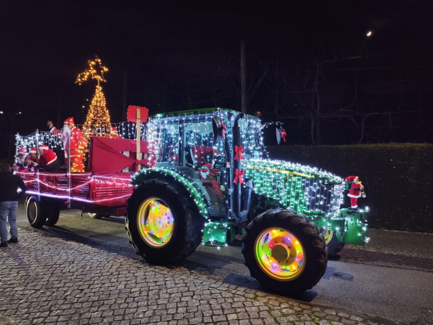 Braga: Tratores iluminados deram vida à Rota dos Presépios em Sobreposta (vídeo) Rota dos Presépios do Meu Lugar em Trator Iluminado braga sobreposta
