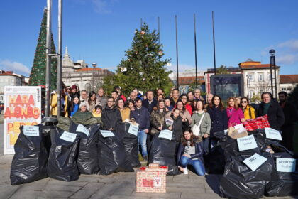 Entrega de prendas àrvore dos sonhos de Natal Braga