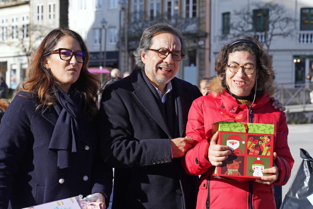 Braga: “Árvore dos Sonhos” entrega 163 presentes a crianças de instituições locais arvore dos sonhos braga altino bessa 2