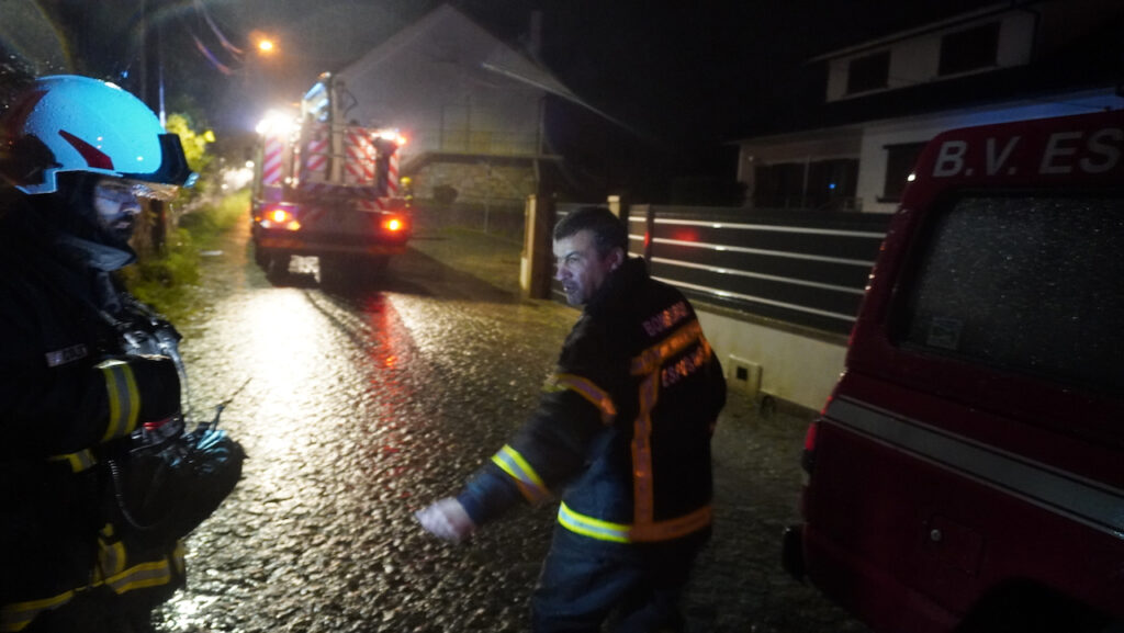 incendio em esposende na vila do forjaes desalojadps - 12
