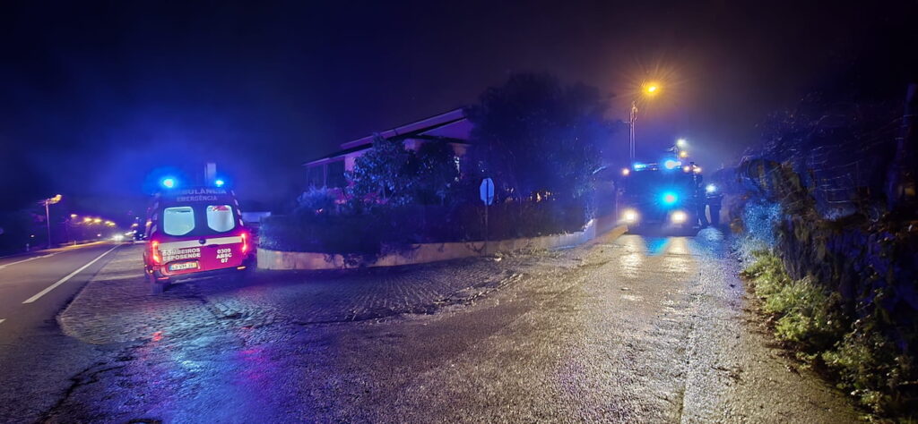 Esposende: Incêndio em garagem deixa dois feridos leves incendio forjaes esposende dois feridos - 2