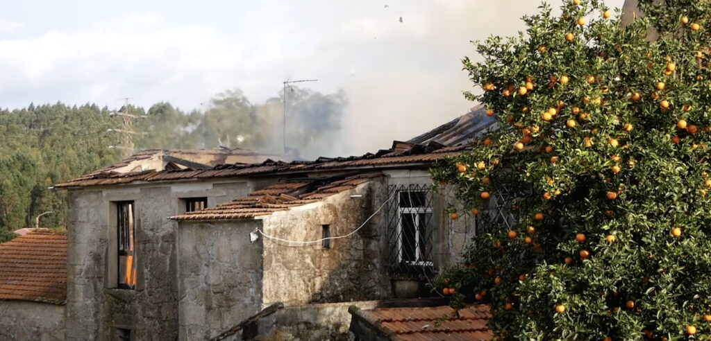 Incêndio em vivenda provoca uma vítima mortal e um ferido na Trofa incendio trofa um morto porto 3