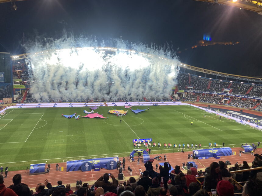 Futebol: Artigos pirotécnicos e álcool barram adeptos na final da Taça da Liga pirotecnia leiria sc braga vitoria SC - 1