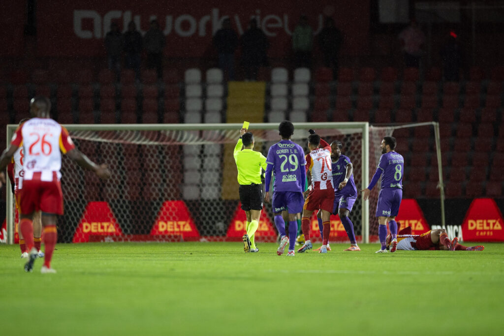 Futebol: SC Braga vence AFS (0-4) com bis de Pau AFS SC Braga 6