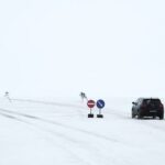 Estónia abre primeira estrada de gelo oficial para ligar ilhas isoladas pelo frio extremo