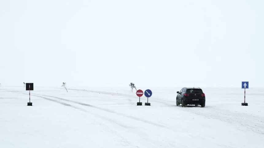 Estónia abre primeira estrada de gelo oficial para ligar ilhas isoladas pelo frio extremo