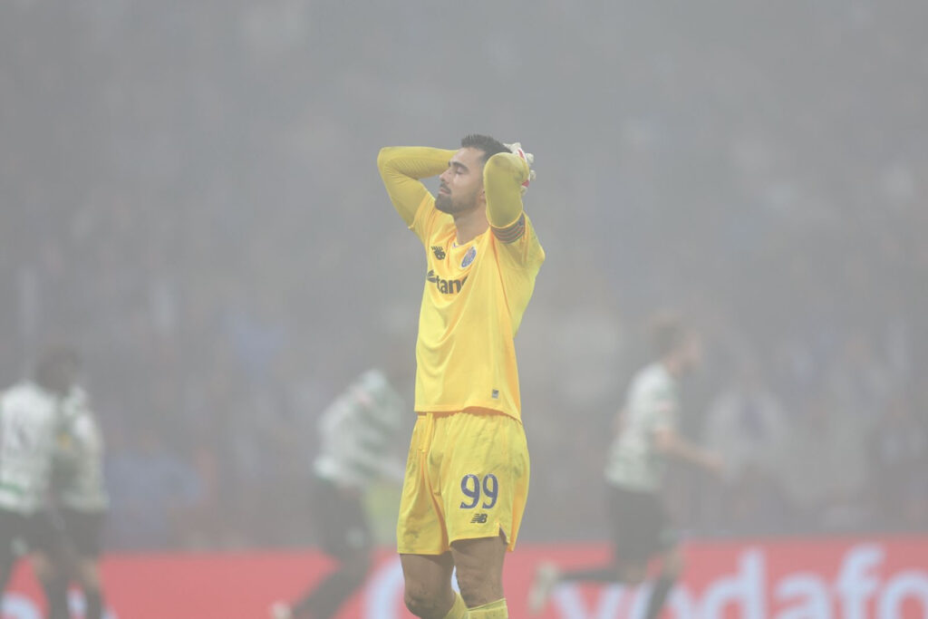 Futebol: Tudo na mesma. Porto e Sporting empataram (1-1) FC Porto 1 1 Sporting CP - 6