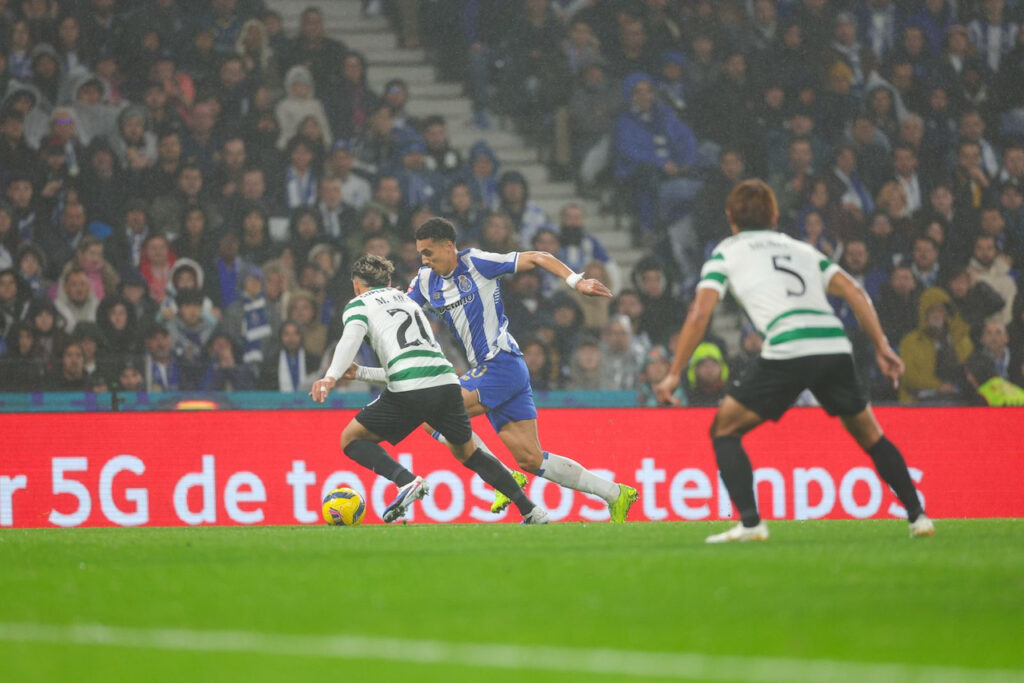 Futebol: Tudo na mesma. Porto e Sporting empataram (1-1) FC Porto 1 1 Sporting CP - 6