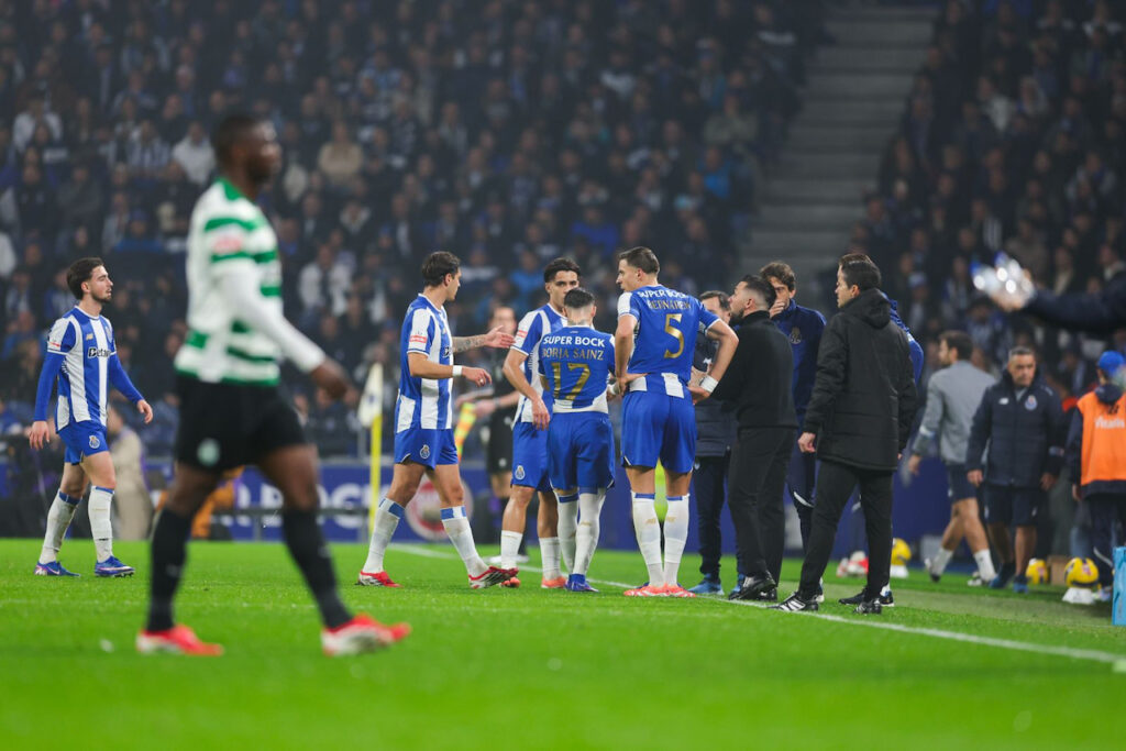 Futebol: Tudo na mesma. Porto e Sporting empataram (1-1) FC Porto 1 1 Sporting CP - 6