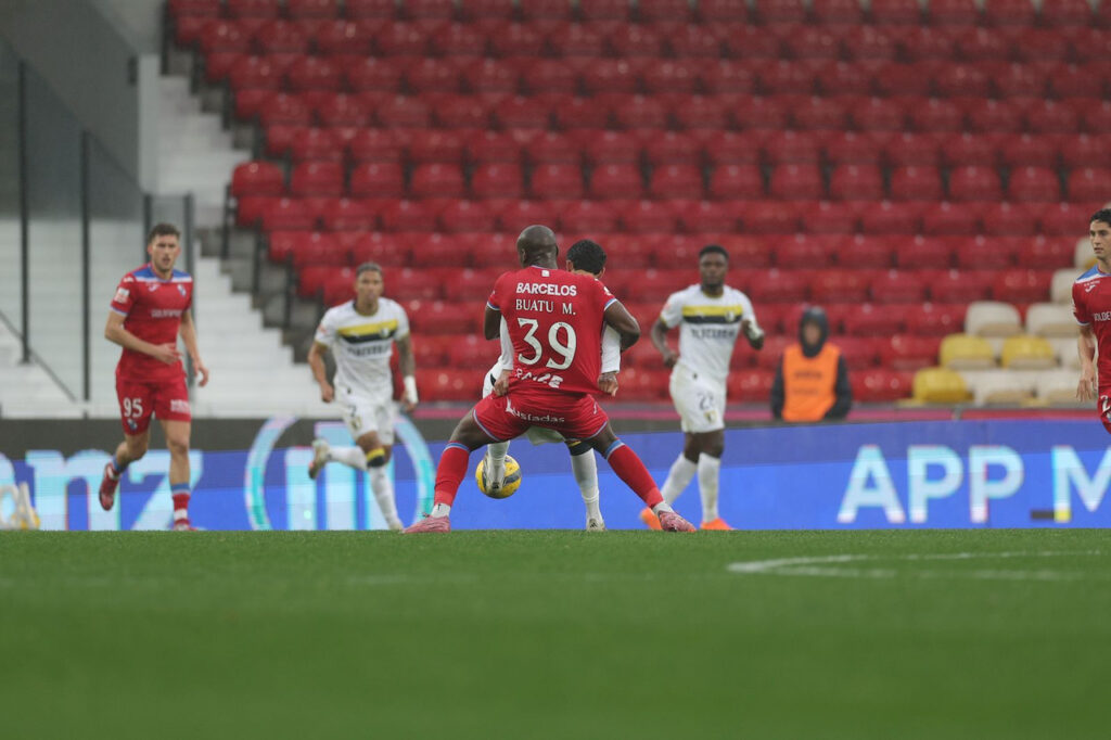 Gil Vicene 5 0 FC Famalicao - 1