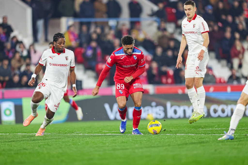 Futebol: (vídeo) Gil Vicente FC vira resultado e trava SC Braga (2-1) em Barcelos Gil Vicente 2 1 SC Braga - 4
