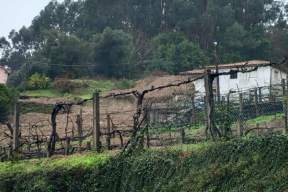 Ponte da Barca Deslizamento de terras destrói habitação e obriga a retirar sete pessoas