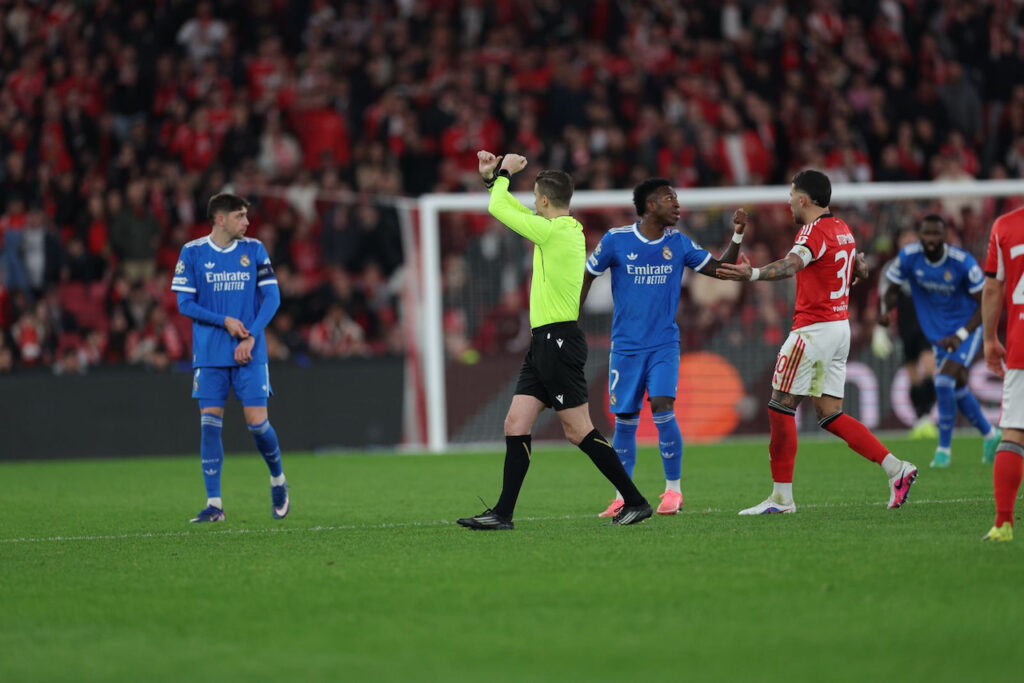 Futebol: Vinícius Jr. diz que Prestianni lhe chamou "macaco". Como funciona o protocolo? benfica real madrid pestianni vinicius jr macaco racismo - 6