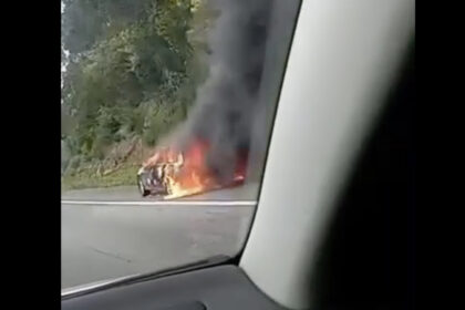carro arde viana