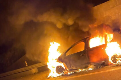 Carro arde gaia porto chamas incendio A20